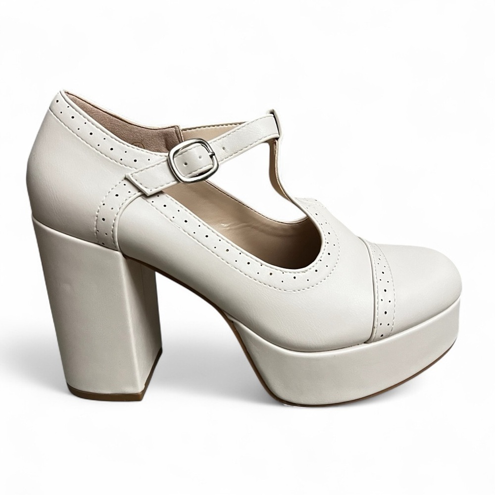 Coutgo Mary Jane T-Strap Platform Chunky Heel Pumps 7.5 Retro Vintage Indie